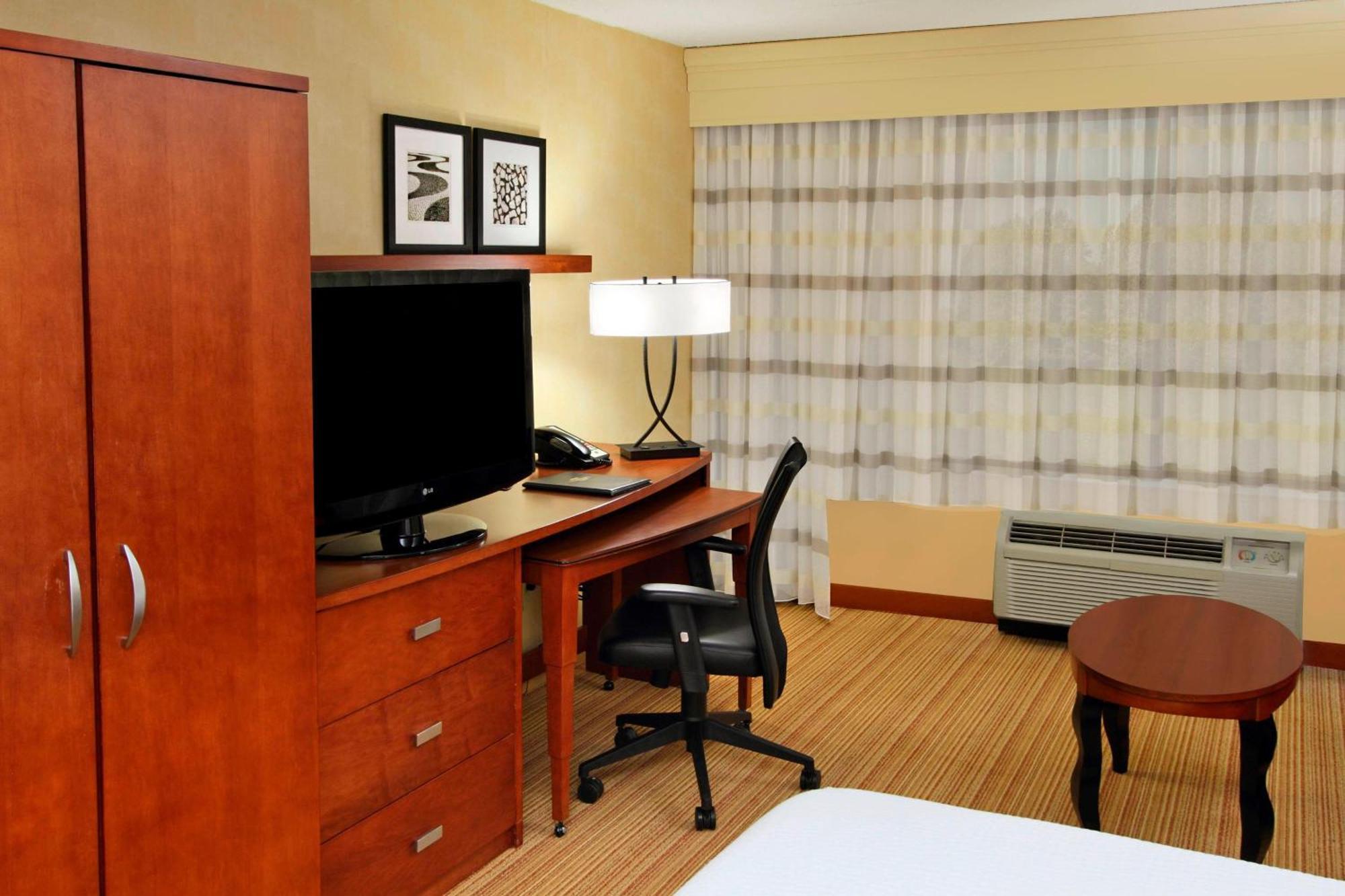คอร์ตยาร์ด ร็อกอะเวย์-เมาท์ อาร์ลิงตัน Hotel Mount Arlington ภายนอก รูปภาพ