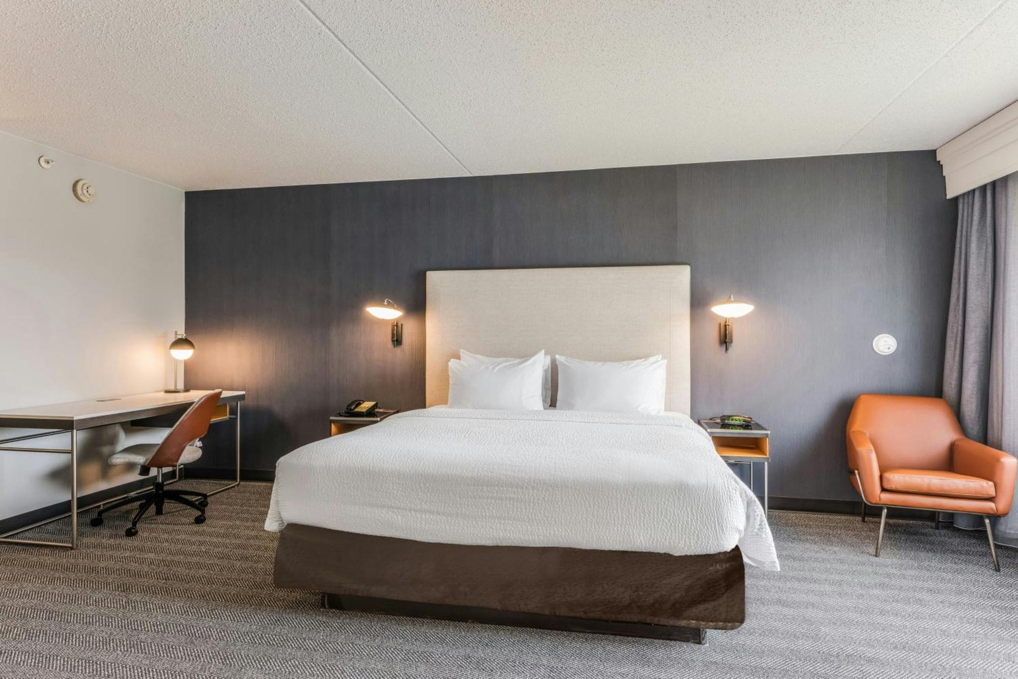 คอร์ตยาร์ด ร็อกอะเวย์-เมาท์ อาร์ลิงตัน Hotel Mount Arlington ภายนอก รูปภาพ